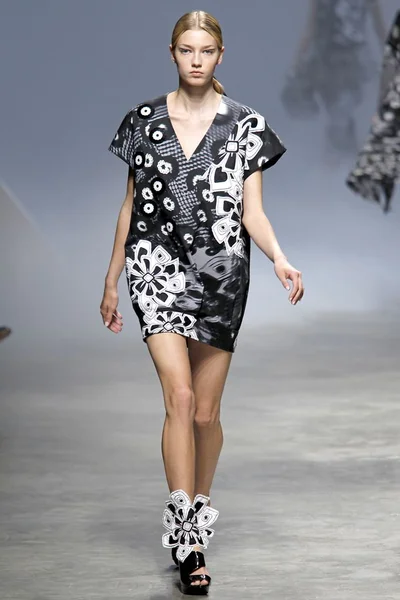 Look 35